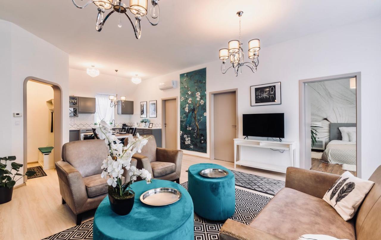 Monarchia Apartman Grand Mosonmagyaróvár エクステリア 写真
