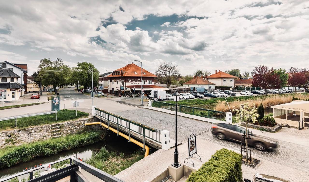 Monarchia Apartman Grand Mosonmagyaróvár エクステリア 写真