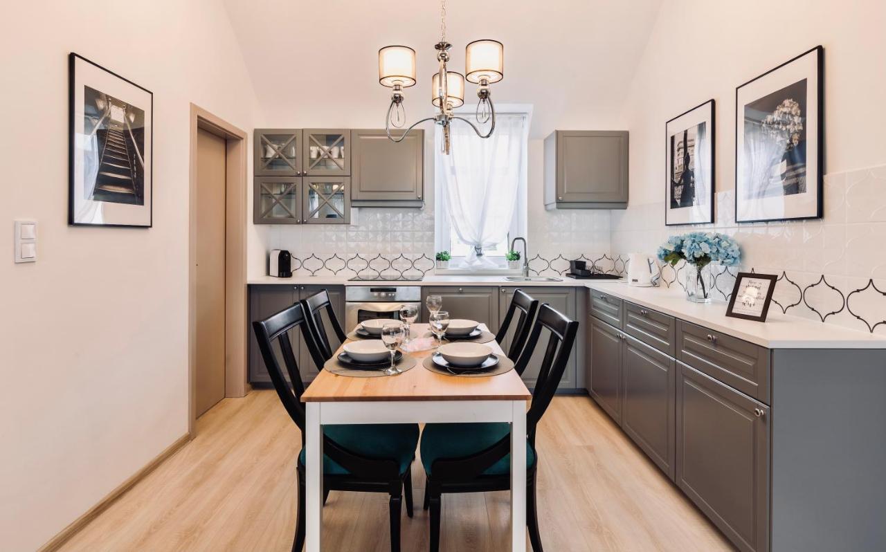 Monarchia Apartman Grand Mosonmagyaróvár エクステリア 写真